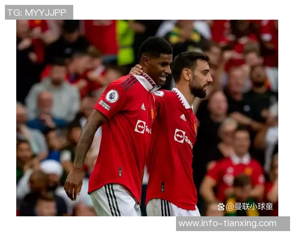 曼联官方社交媒体发布2025-26赛季全家福照男足女足同框合影